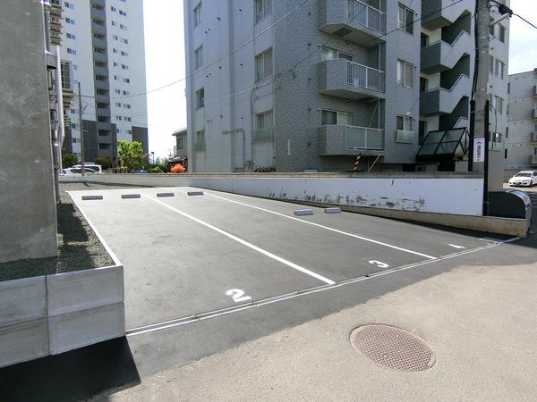 札幌市厚別区厚別中央三条マンション 駐車場