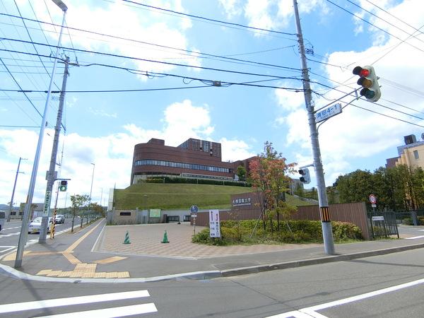 札幌国際大学図書館：1449m