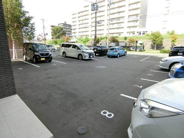 札幌市厚別区厚別東四条マンション 駐車場