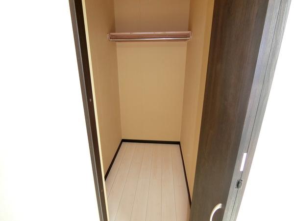 札幌市厚別区厚別西三条アパート 収納