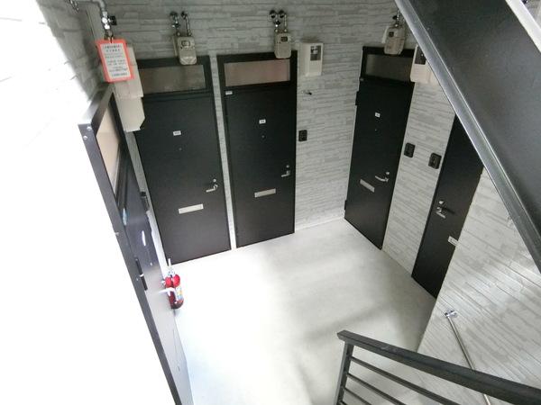 札幌市厚別区厚別西三条アパート ロビー