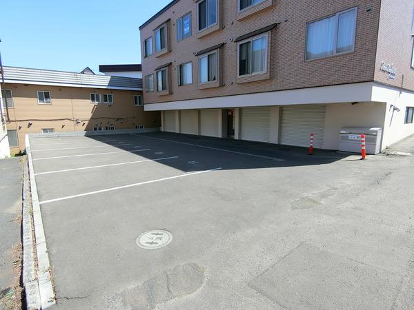 マリオハイツ北野 駐車場