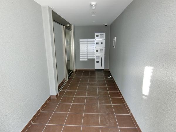 北広島市共栄町マンション ロビー