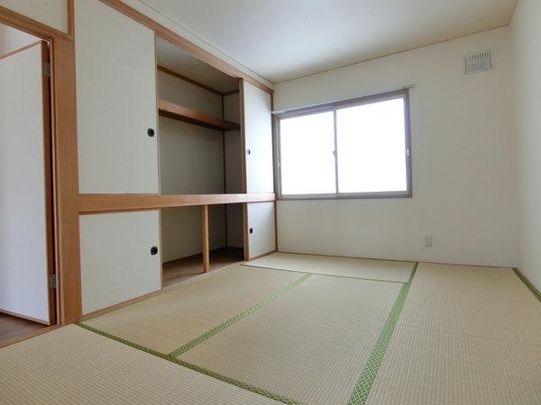 北広島市美沢アパート 収納