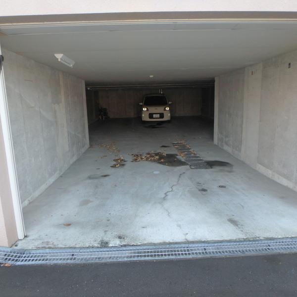 ロワンモンティーニュ 駐車場