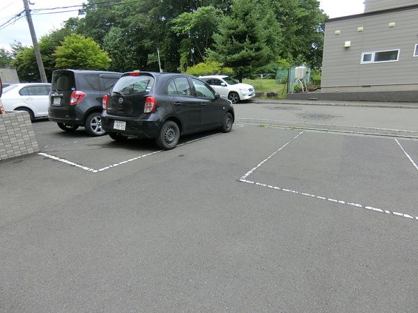パークヒルズ新札幌 駐車場