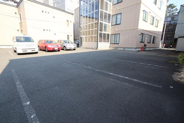 札幌市厚別区厚別中央四条マンション 駐車場
