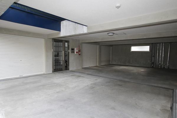 札幌市厚別区厚別中央四条アパート 駐車場