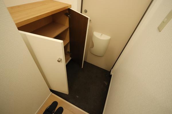 札幌市厚別区厚別中央五条アパート 玄関