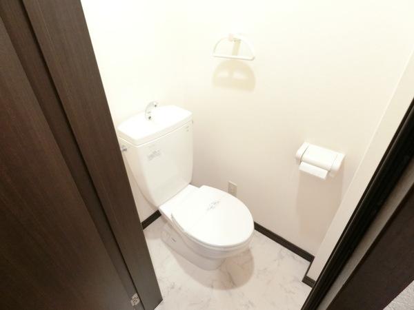 札幌市厚別区厚別西三条アパート トイレ