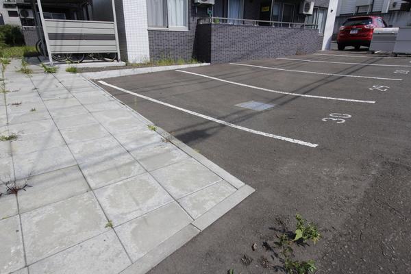 札幌市厚別区大谷地東マンション 駐車場