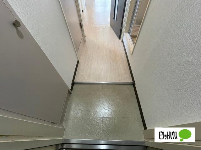 札幌市中央区北六条西マンション 玄関