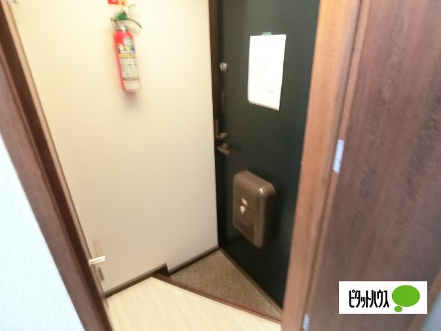 札幌市白石区栄通アパート 玄関