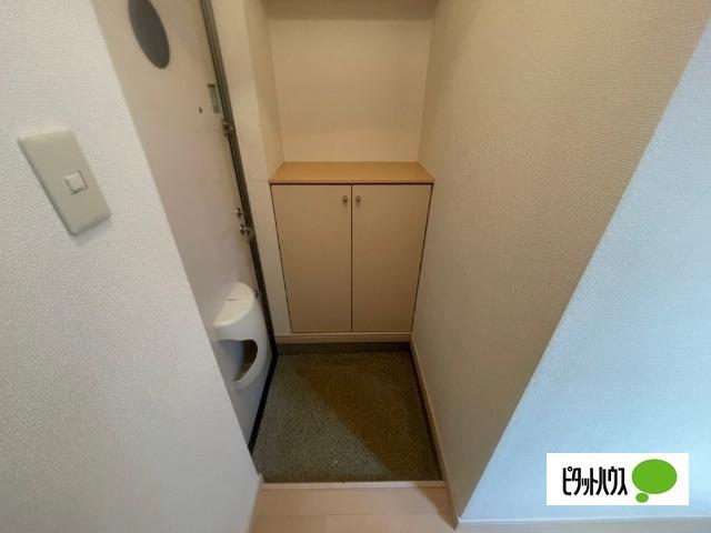 札幌市白石区栄通アパート 玄関