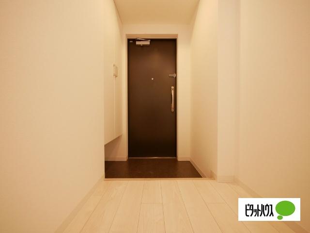 クリスタルガーデン栄町 玄関