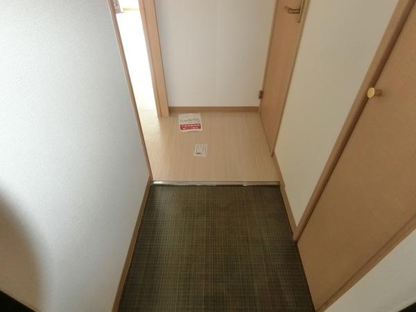 ラ・エスタシオン 玄関