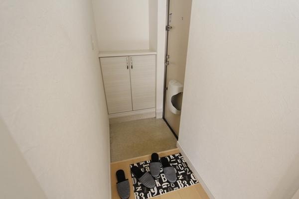 プレシャス23番館 玄関