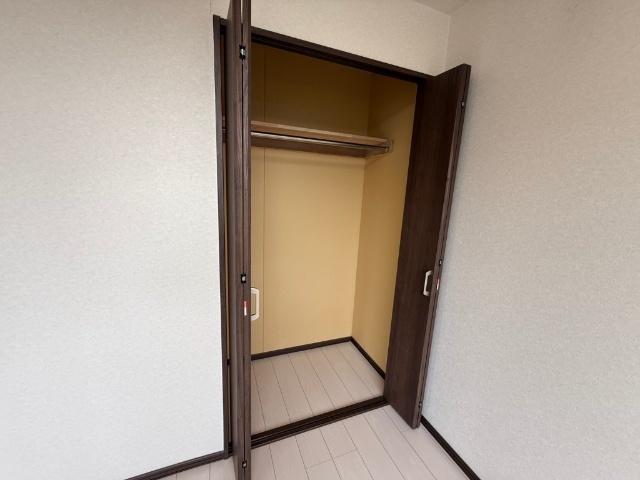 江別市野幌若葉町アパート 収納
