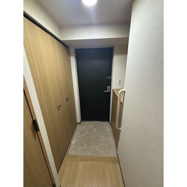 クレール北10条 玄関