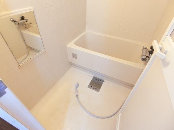札幌市厚別区厚別中央一条アパート バス／シャワー