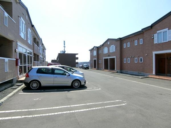 フォーレストヒルズ参番館（104） 駐車場