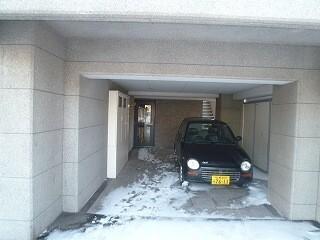 札幌市中央区南十一条西マンション 駐車場