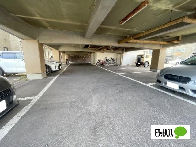 室蘭市東町マンション 駐車場