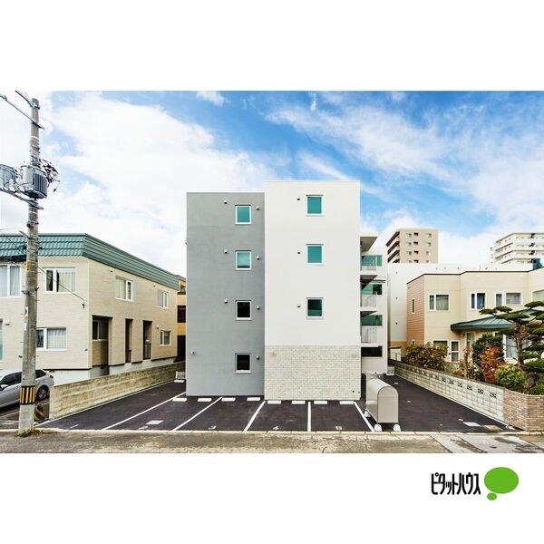 white court(ホワイトコート) 駐車場