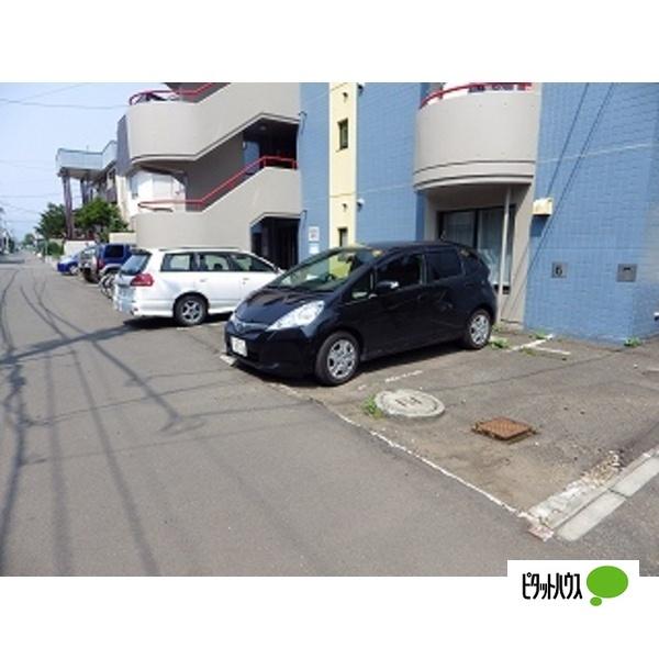 札幌市東区北二十八条東マンション 駐車場