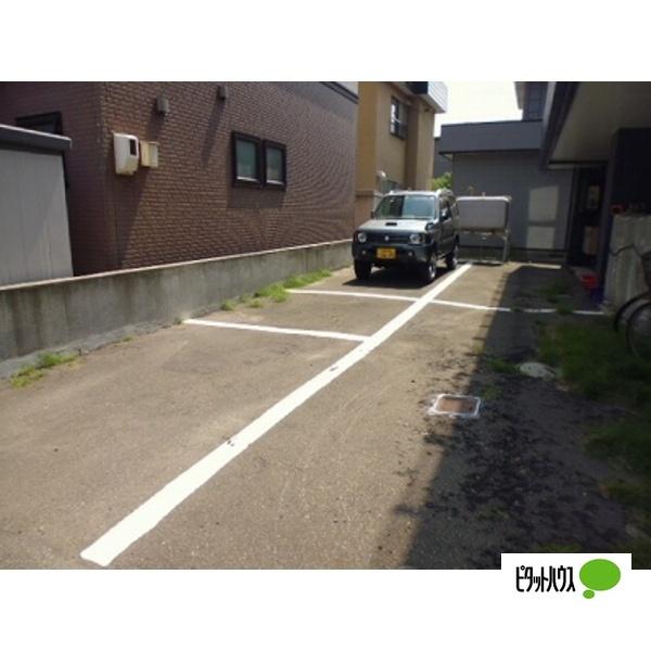 エヴァ八軒 駐車場