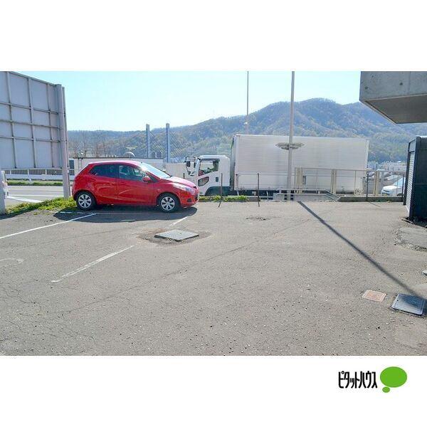 札幌市豊平区平岸一条マンション 駐車場