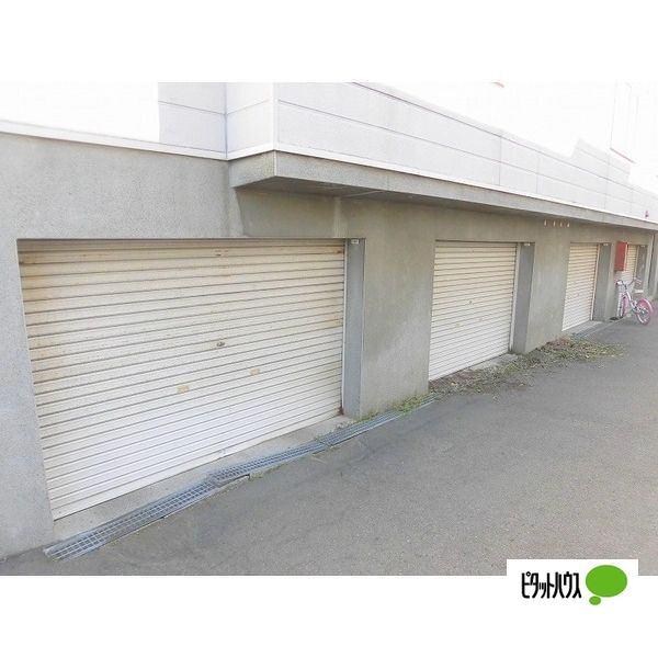 ノースヴィラ弐番館 駐車場