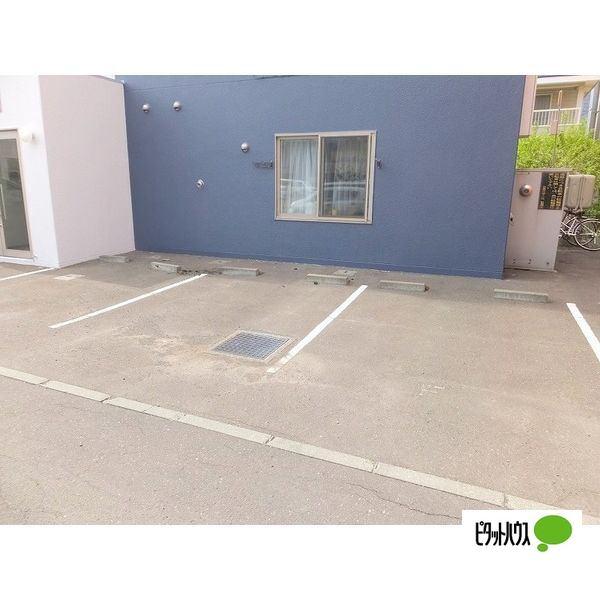 恵庭市京町マンション 駐車場