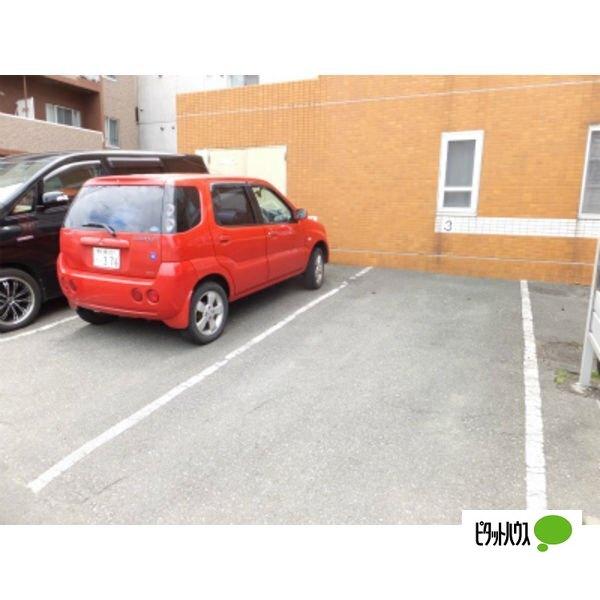 札幌市豊平区月寒西一条マンション 駐車場
