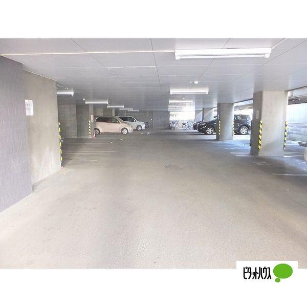 札幌市中央区南六条西マンション 駐車場