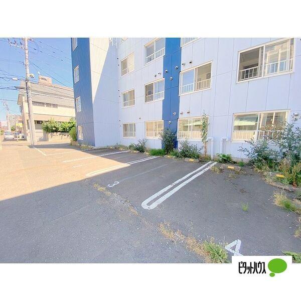 ヴォーネン南山鼻 駐車場
