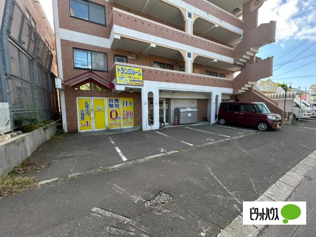 札幌市厚別区厚別東三条マンション 駐車場