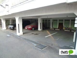 コージーホームズ65 駐車場
