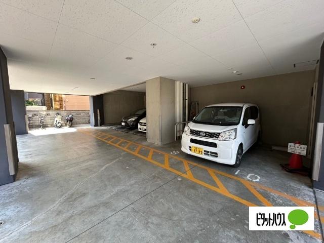 クラッセ北大通りⅢ 駐車場