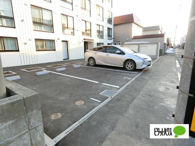 札幌市厚別区厚別南マンション 駐車場