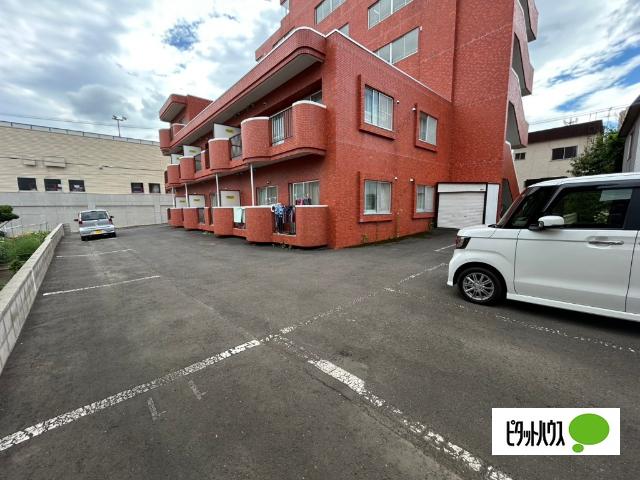 札幌市手稲区手稲本町一条マンション 駐車場