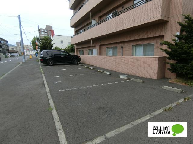 ブルーリーフ桑園 駐車場