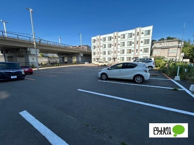 札幌市豊平区中の島一条マンション 駐車場