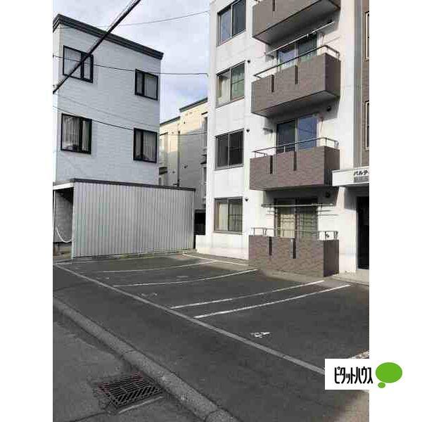 札幌市北区北二十九条西マンション 駐車場