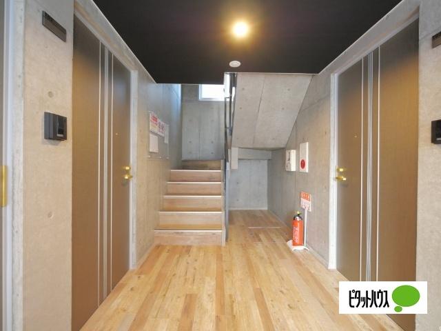 北広島市稲穂町西マンション ロビー