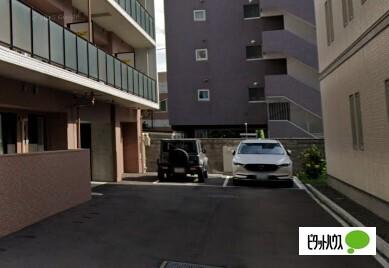 札幌市北区北十七条西マンション 駐車場