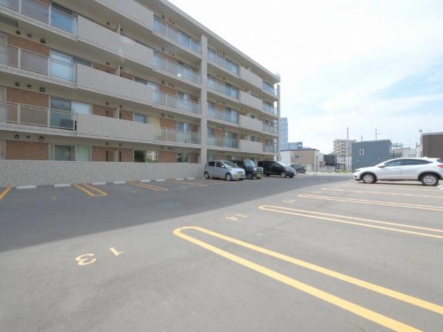 札幌市清田区北野一条マンション 駐車場