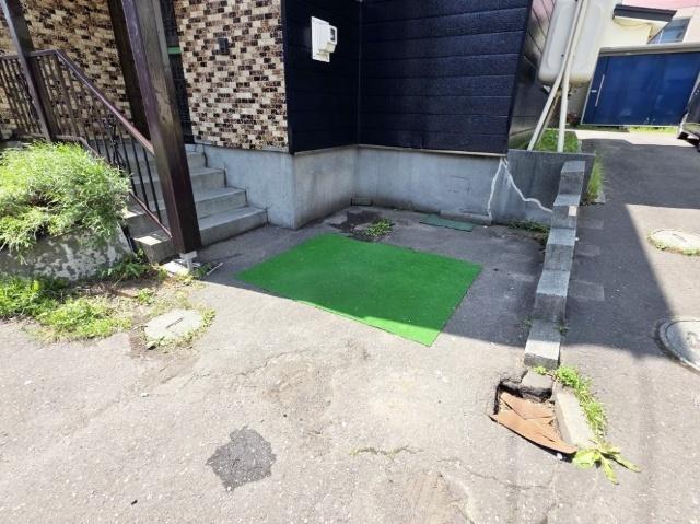 札幌市白石区北郷五条一戸建 駐車場