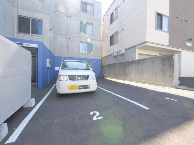 Permanent ark bless 駐車場