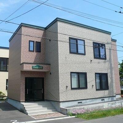 北広島市新富町西アパート エントランス
